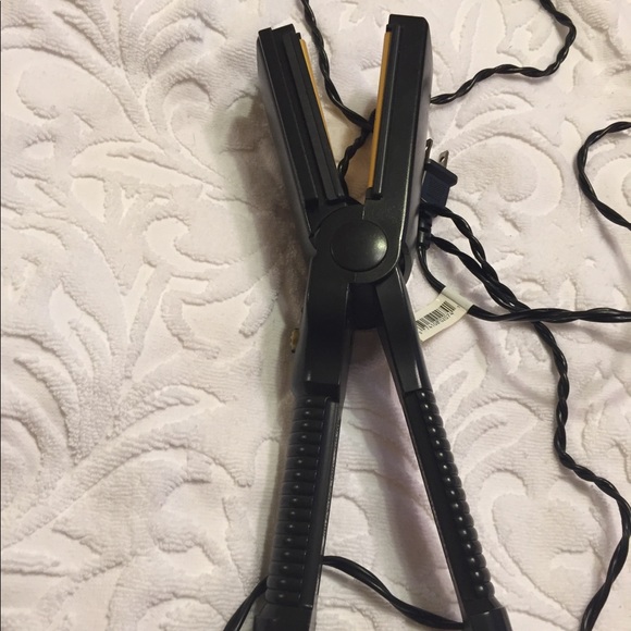 Conair ceramic hair straightener - Picture 4 of 4